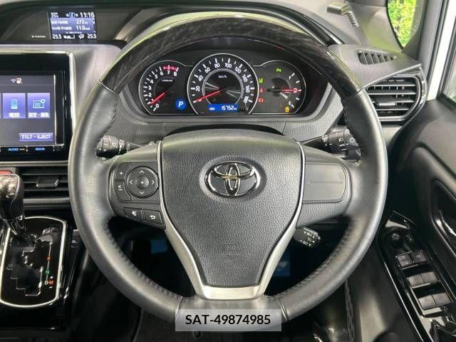 Toyota NOAH 2021-01 332586-12