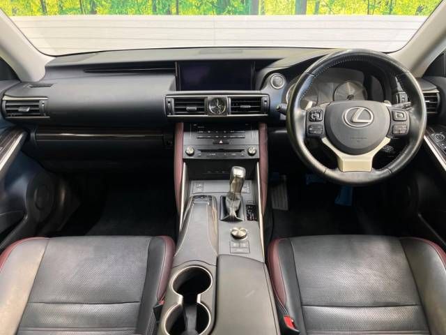 Lexus IS 2017-11 28819-1