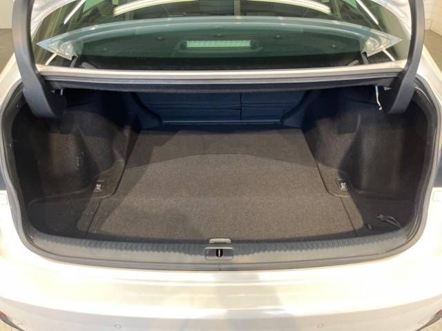Lexus IS 2017-11 28819-10