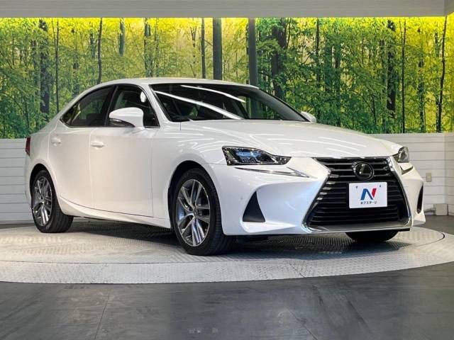 Lexus IS 2017-11 28819-16