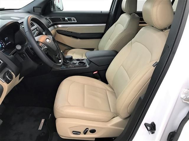 Ford EXPLORER 2016-06 3967-8