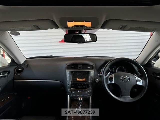 Lexus IS 2010-10 275365-1