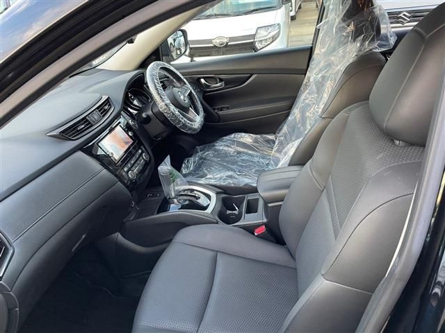Nissan X-TRAIL 2018-01 14978-2