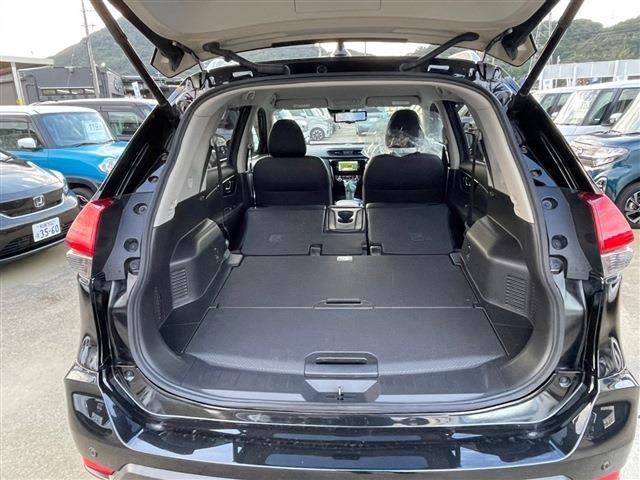 Nissan X-TRAIL 2018-01 14978-5