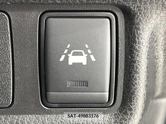Nissan NOTE 2017-06 219920-6