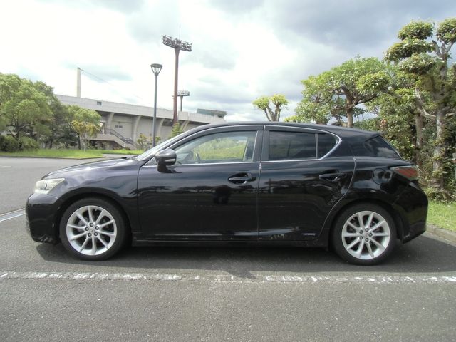 Lexus CT 2011-07 9700-12