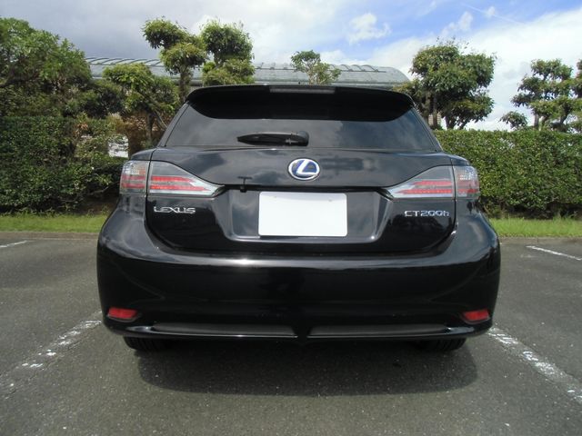 Lexus CT 2011-07 9700-14