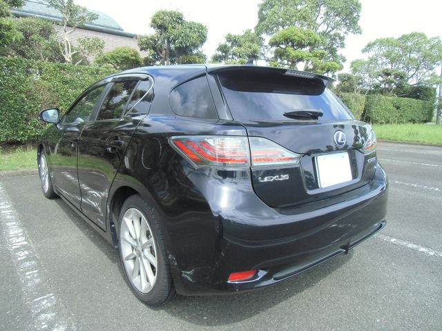 Lexus CT 2011-07 9700-2
