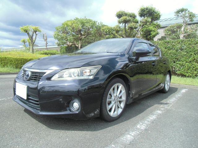 Lexus CT 2011-07 9700-11