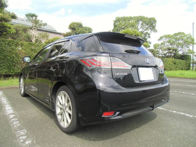 Lexus CT 2011-07 9700-15