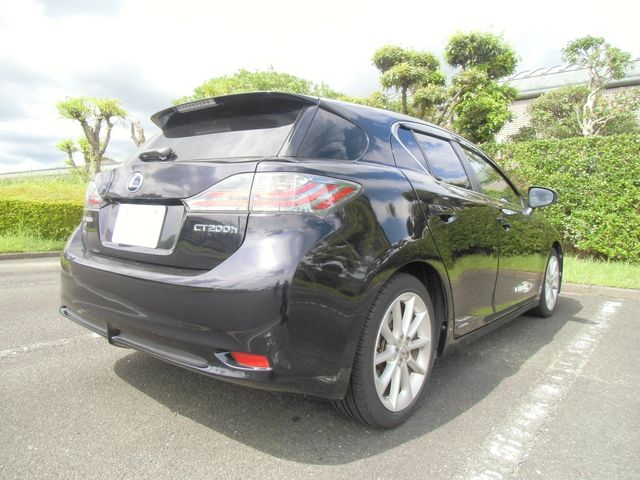 Lexus CT 2011-07 9700-17