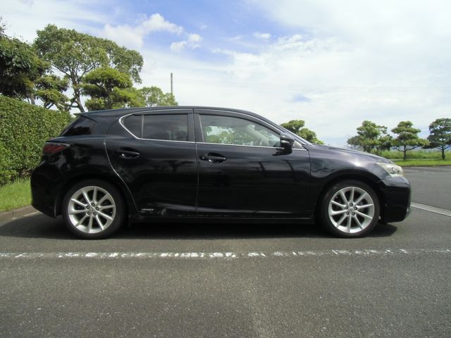 Lexus CT 2011-07 9700-13
