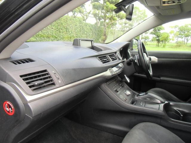 Lexus CT 2011-07 9700-25