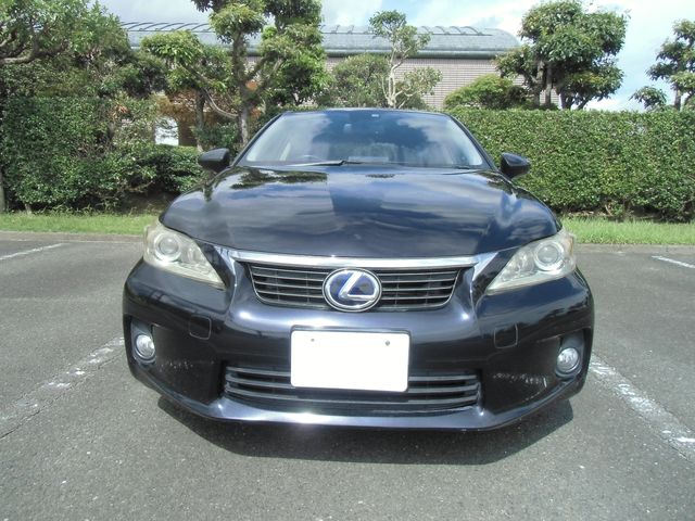 Lexus CT 2011-07 9700-3