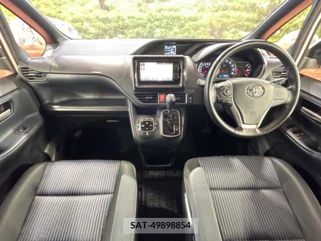 Toyota NOAH 2015-09 321476-1