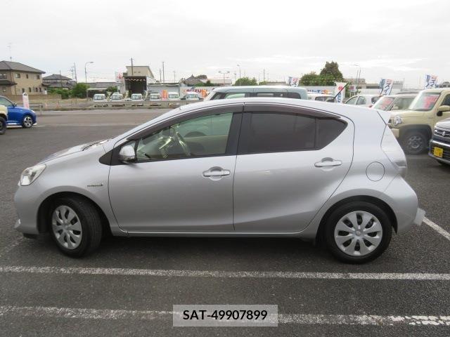 Toyota AQUA 2012-02 260644-3