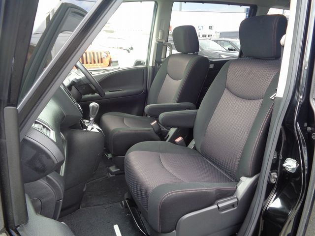 Nissan SERENA 2012-11 16157-4