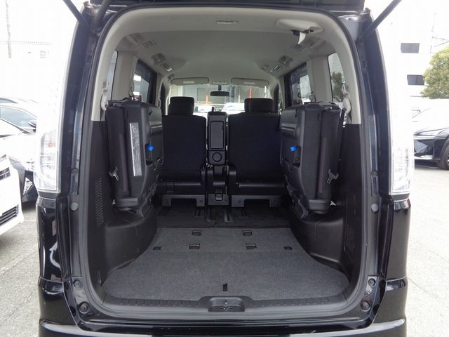 Nissan SERENA 2012-11 16157-8