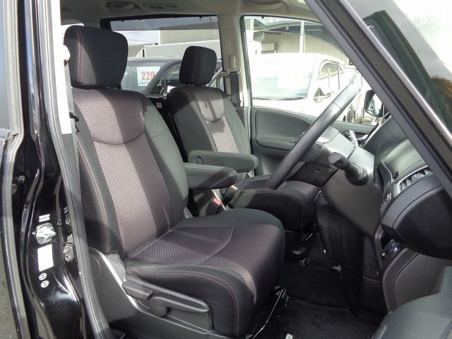 Nissan SERENA 2012-11 16157-3