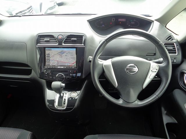 Nissan SERENA 2012-11 16157-1