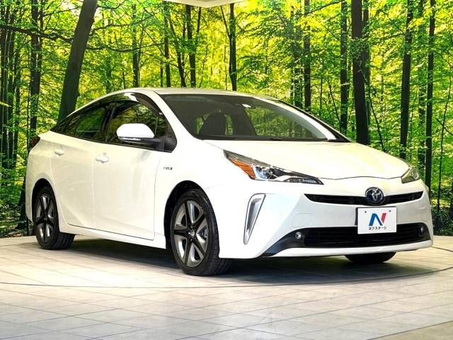 Toyota PRIUS 2019-01 180444-16