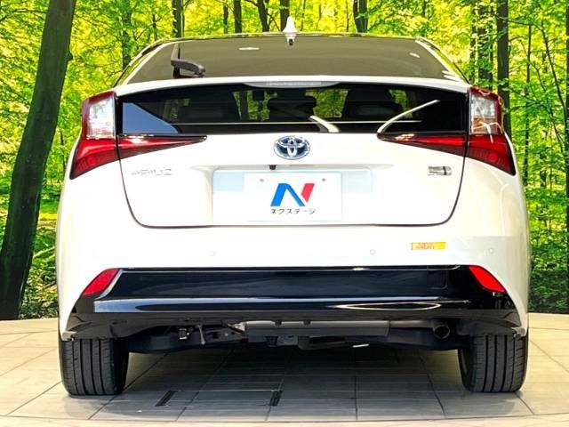 Toyota PRIUS 2019-01 180444-15