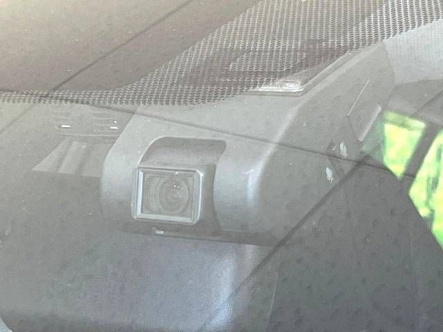 Toyota PRIUS 2019-01 180444-7