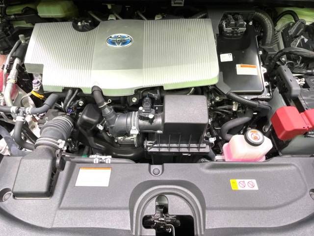 Toyota PRIUS 2019-01 180444-18
