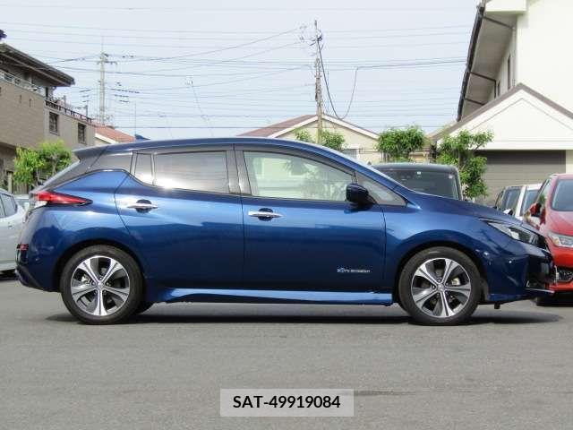 Nissan LEAF 2018-05 297884-3