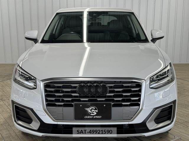 Audi Q2 2017-08 261217-11