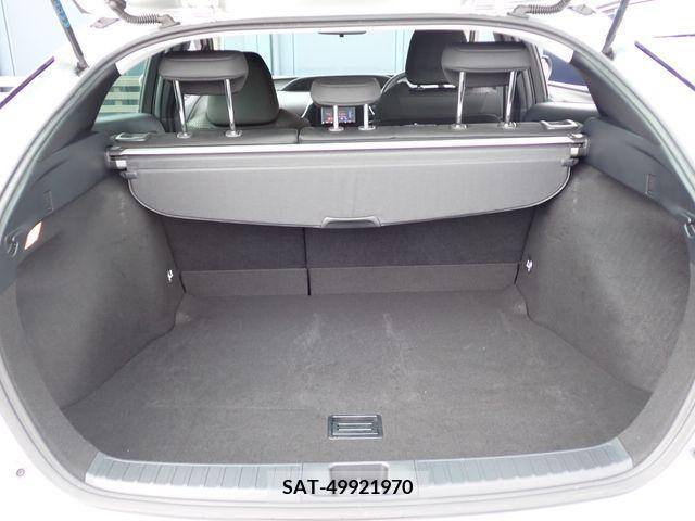Toyota PRIUS 2019-03 322399-17