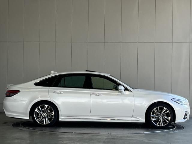Toyota CROWN SEDAN 2021-02 28863-3