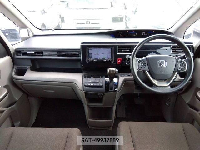 Honda e 2017-07 218143-3