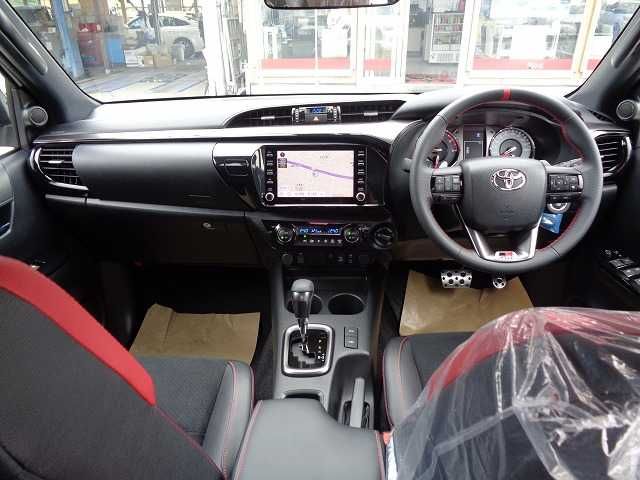 Toyota HILUX 2023-10 196097-1