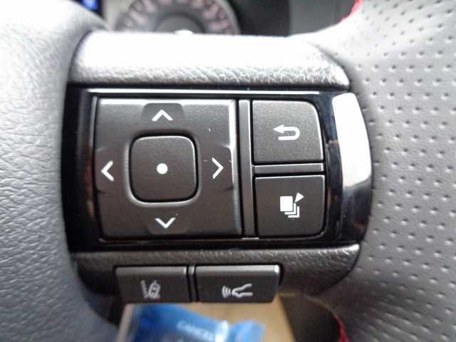 Toyota HILUX 2023-10 196097-7