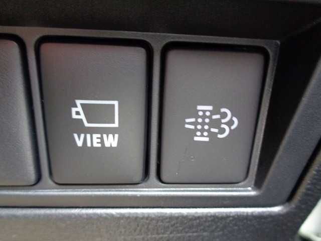 Toyota HILUX 2023-10 196097-9