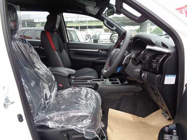 Toyota HILUX 2023-10 196097-15