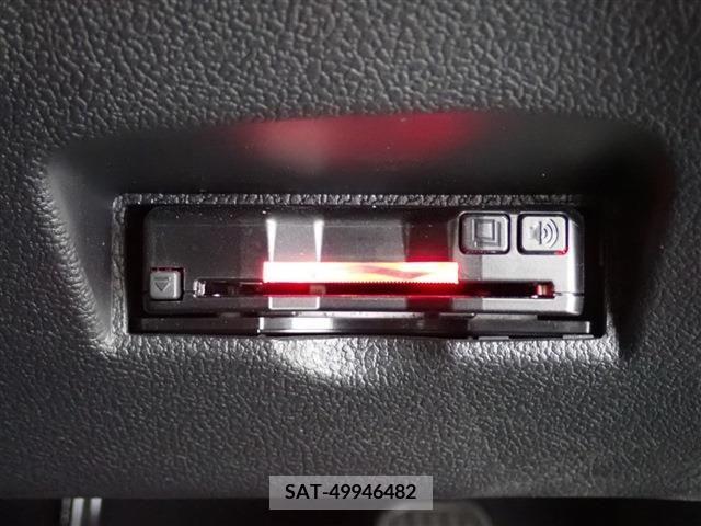 Toyota PRIUS 2022-07 281932-13