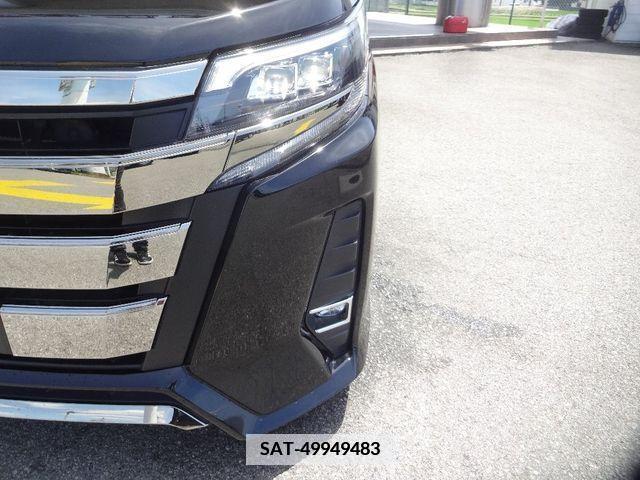 Toyota NOAH 2018-12 336697-25