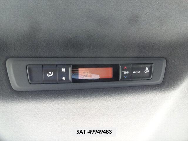 Toyota NOAH 2018-12 336697-9