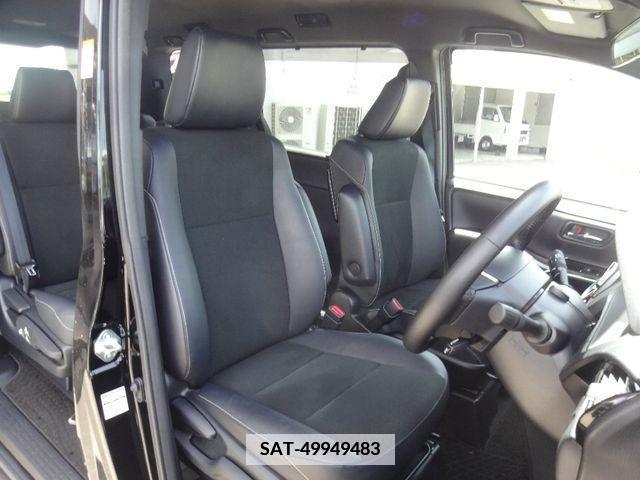Toyota NOAH 2018-12 336697-5