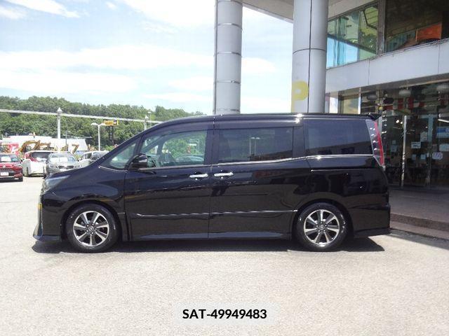Toyota NOAH 2018-12 336697-4