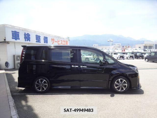 Toyota NOAH 2018-12 336697-3