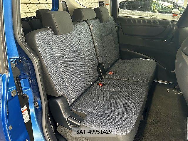 Toyota SIENTA 2015-11 298406-3