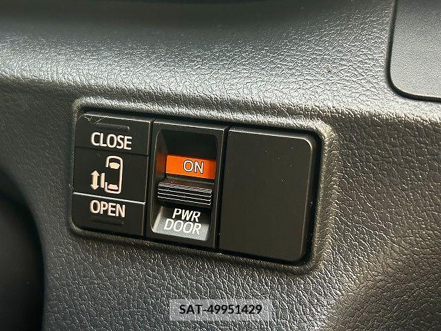 Toyota SIENTA 2015-11 298406-5