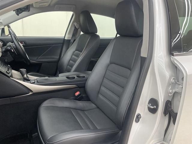 Lexus IS 2015-10 21450-19