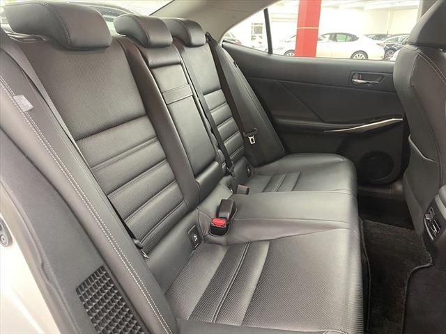 Lexus IS 2015-10 21450-18