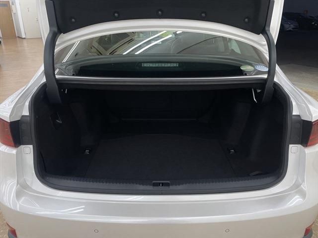 Lexus IS 2015-10 21450-21