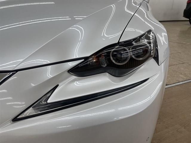 Lexus IS 2015-10 21450-8