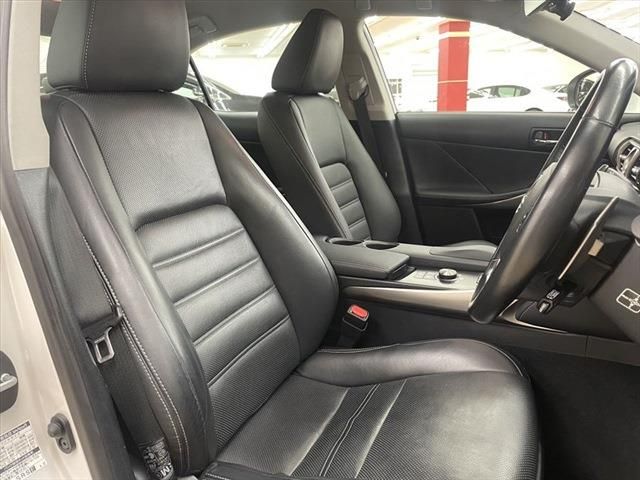 Lexus IS 2015-10 21450-17